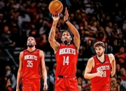 九游官网入口-NBA球队后卫轮番上阵，表现多姿多彩