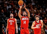 九游官网入口-NBA球队后卫轮番上阵，表现多姿多彩