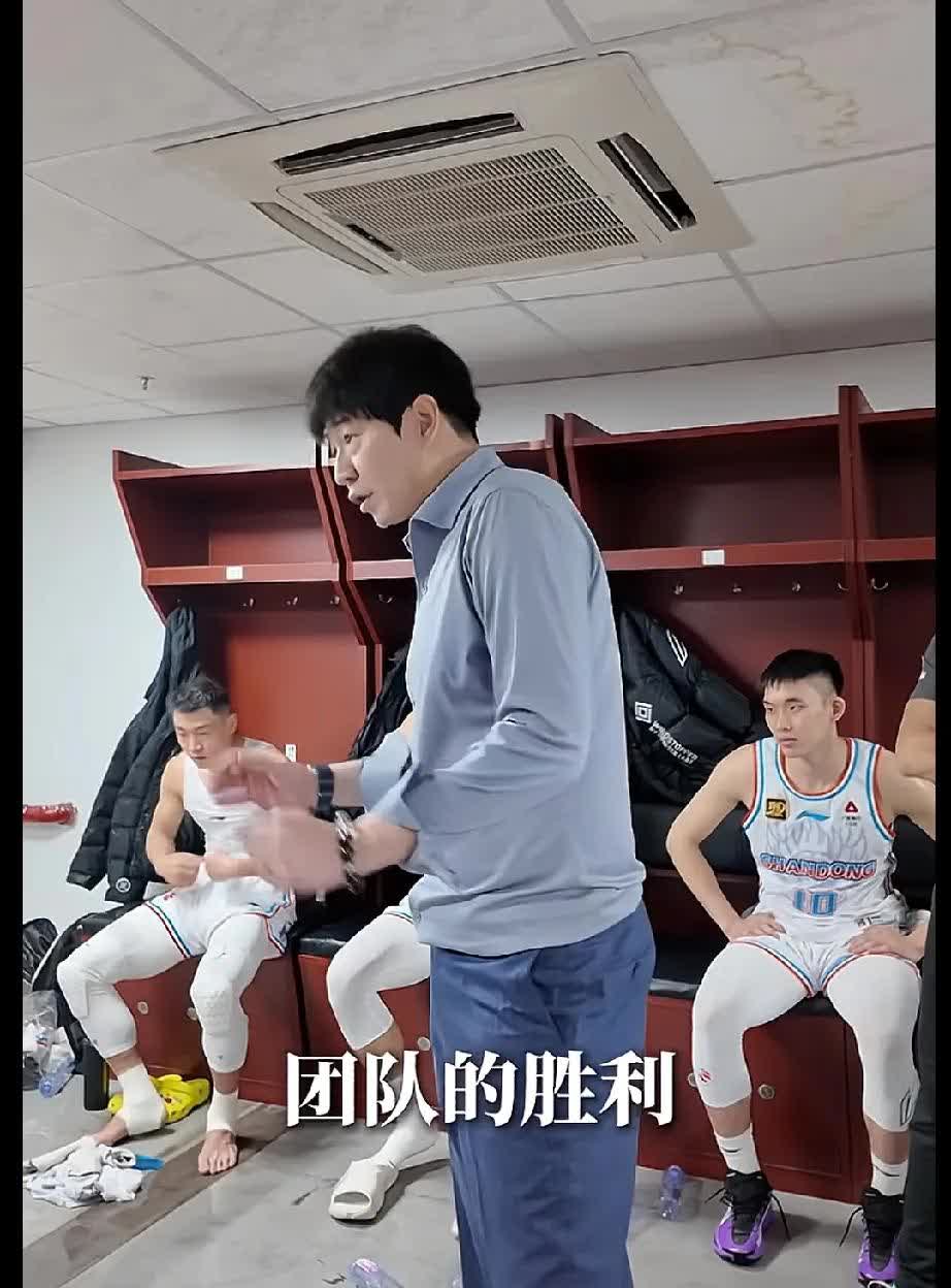 包含球队教练战术布置精准，带领球员取得胜利的词条