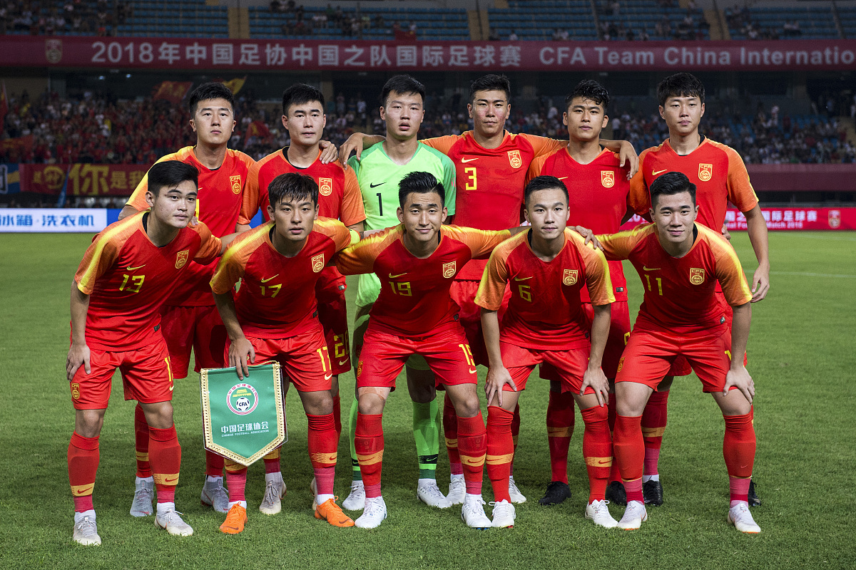 国内足球联赛精彩回顾：球员大放异彩，助力球队胜利的简单介绍
